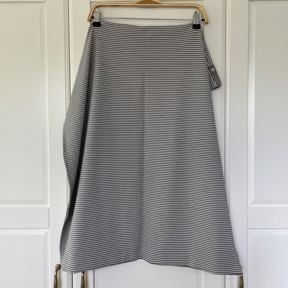 Lululemon Grey and White Striped Vinyasa Scarf/Wrap *Rulu, One Size - Picture 5 of 11